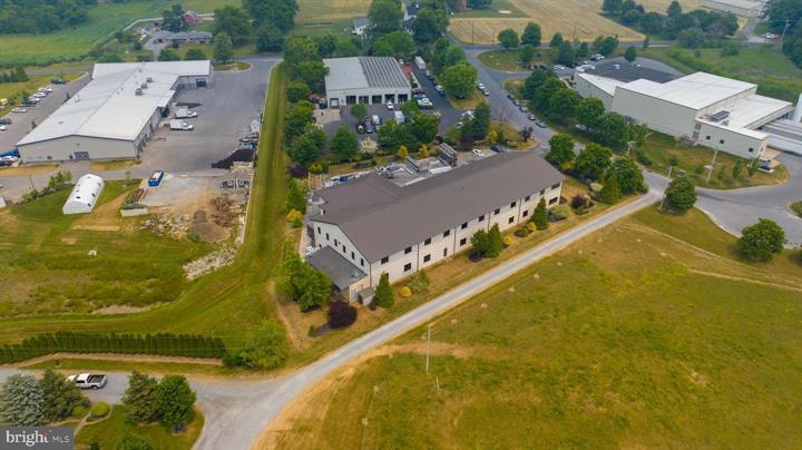 More Photos Of 206 W Kendig Rd, Willow Street Warehouse For Lease