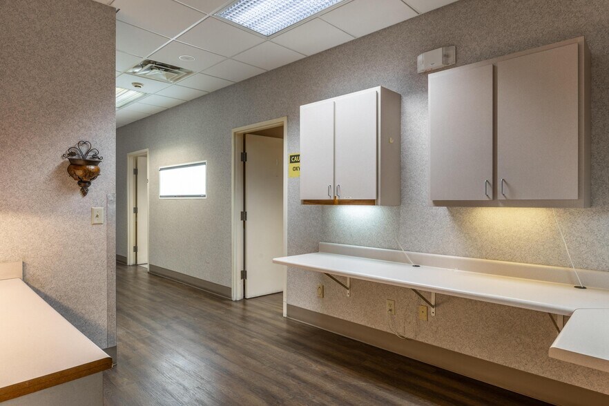 More Photos Of 1494 Stuart Rd NE, Cleveland Medical For Lease