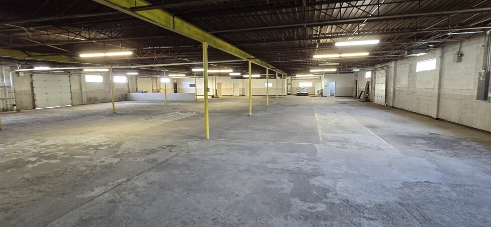 More Photos Of 5160 Lakeshore Rd, Lexington Warehouse For Lease