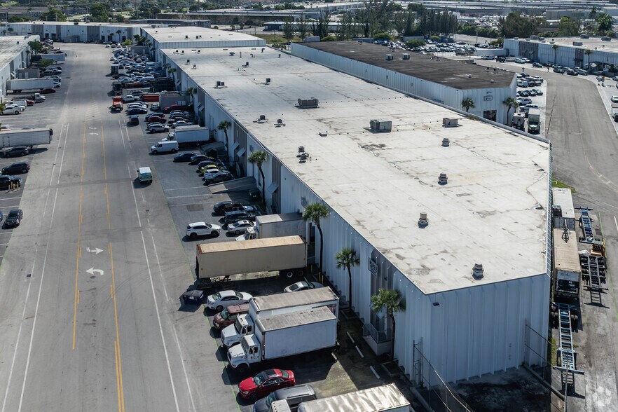 More Photos Of 9014-9112 NW 105th Way, Medley Warehouse For Lease