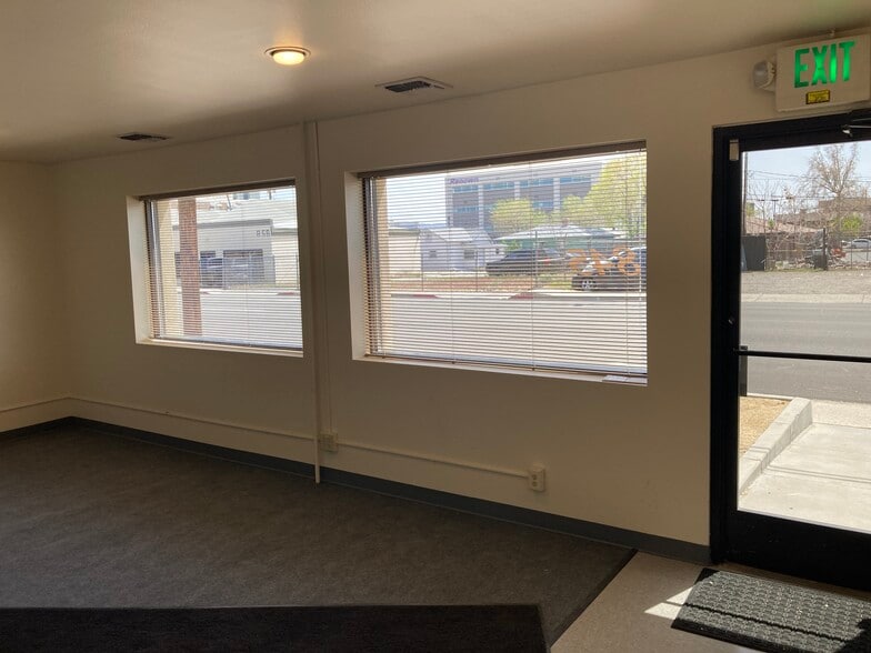 More Photos Of 845 E 2nd St, Reno Flex For Lease