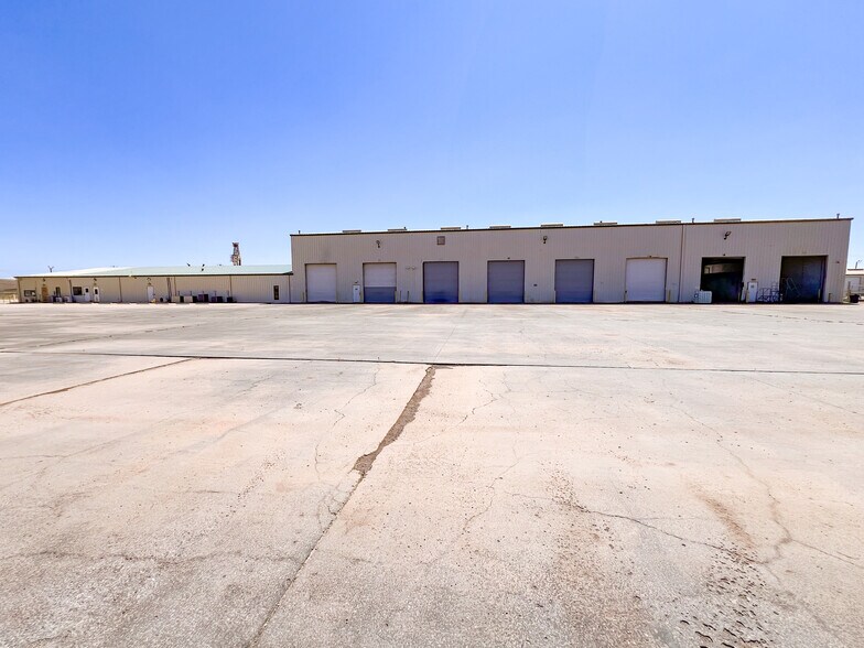 More Photos Of 3201 W Murphy St, Odessa Warehouse For Sale