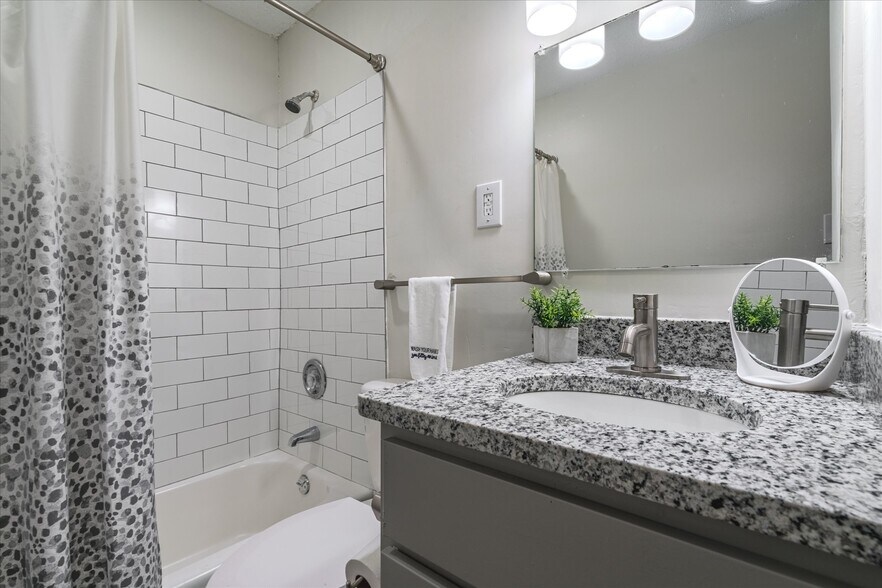 More Photos Of 45 S Idlewild, Memphis Apartments For Sale