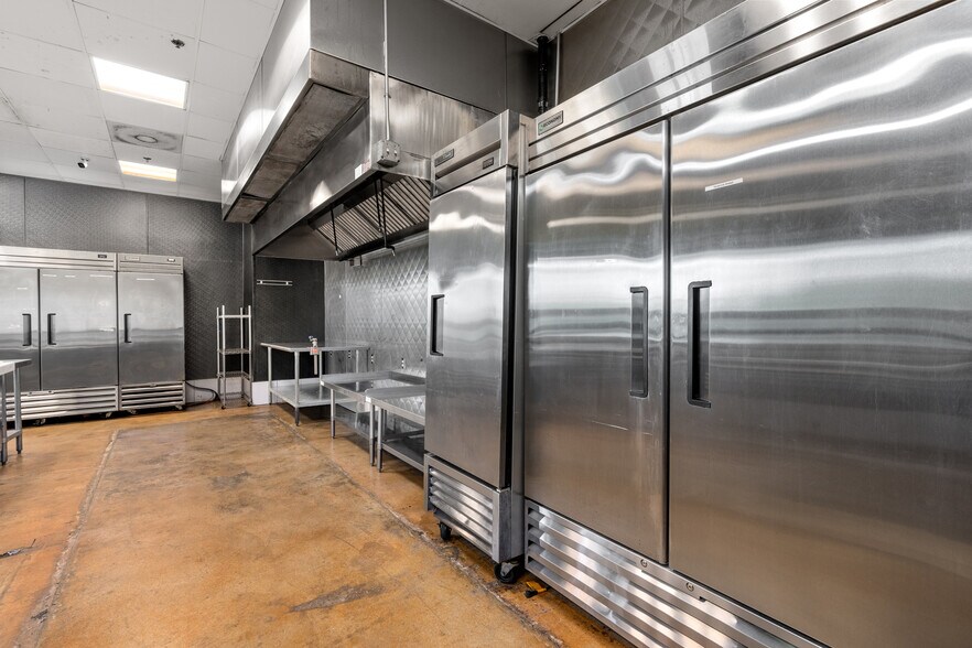 More Photos Of 423 Blue Star, San Antonio Apartments For Lease