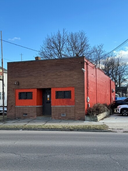 Primary Photo Of 358 Glenwood Ave, Akron Bar For Sale