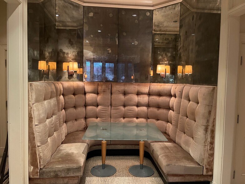 More Photos Of 1300 St Charles Ave, New Orleans Restaurant For Sale