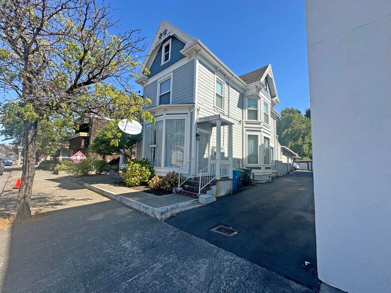 More Photos Of 1050-1054 4th St, Santa Rosa Freestanding For Sale