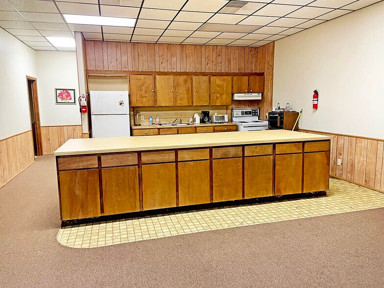 More Photos Of 239 County Road 1710 Rd, Grapeland Religious Facility For Sale