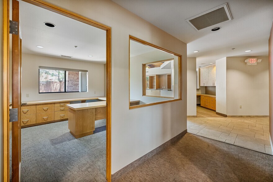 More Photos Of 75 Kallof Pl, Sedona Loft Creative Space For Lease