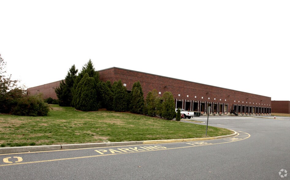 More Photos Of 160 Herrod Blvd, South Brunswick Warehouse For Lease