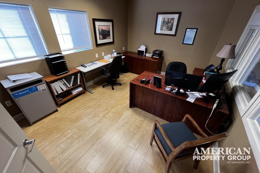More Photos Of 420 S Tamiami Trl, Osprey Office For Sale