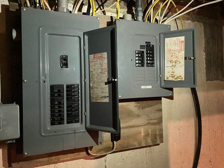 More Photos Of 322 4th St, West Point Office Residential For Sale