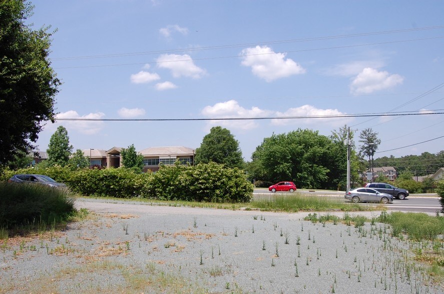 More Photos Of Weaver Dairy Rd @ MLK Jr Blvd, Chapel Hill Land For Sale