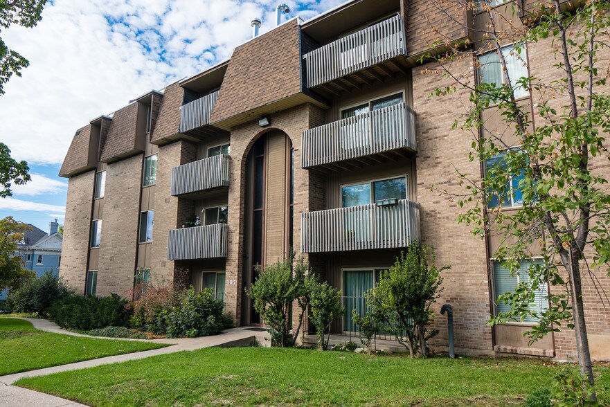 More Photos Of 107 N B St, Salt Lake City Apartments For Sale