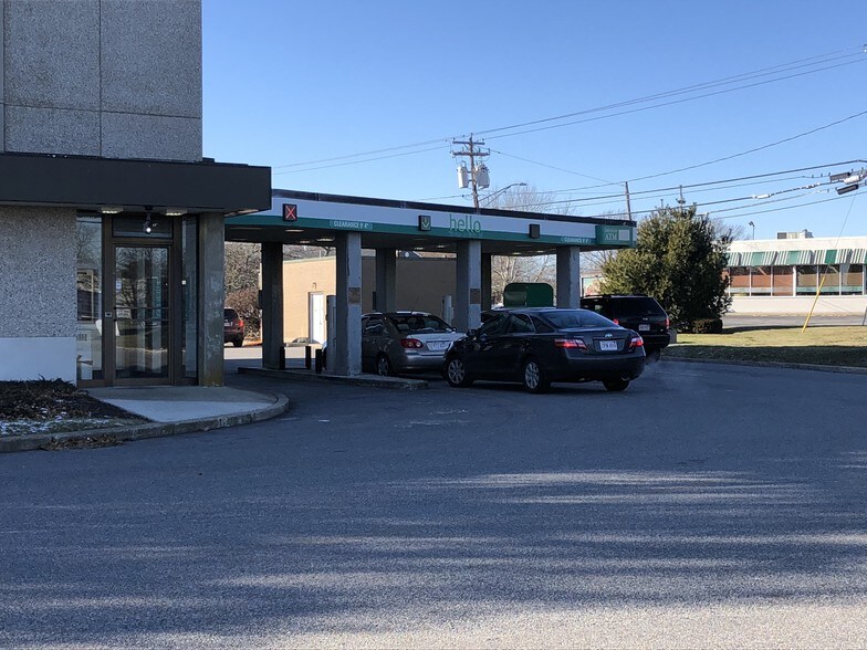 More Photos Of 4 Plaza Way, Fairhaven Bank For Lease