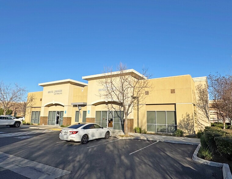 Primary Photo Of 2101 Herndon Ave, Clovis Unknown For Lease