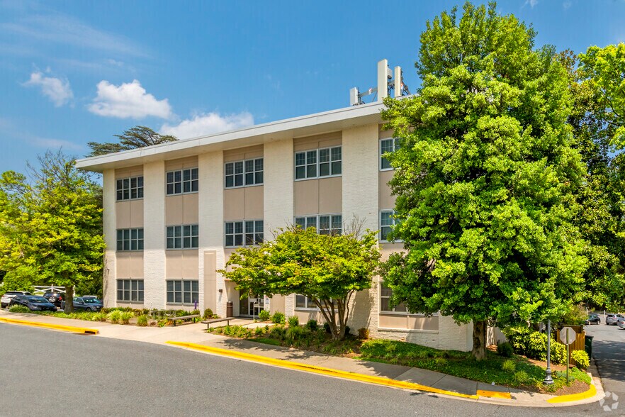 More Photos Of 10401 Old Georgetown Rd, Bethesda Medical For Lease