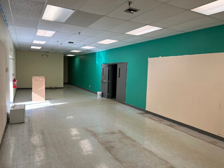 More Photos Of 255 Wilmington W Chester Pike, Chadds Ford Flex For Lease