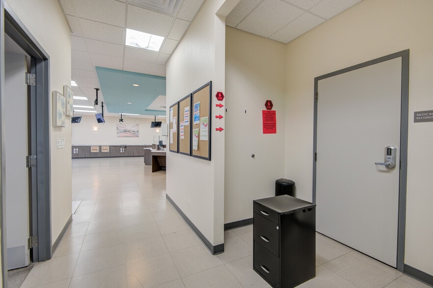 More Photos Of 4300-4302 Fairmont Pky, Pasadena Unknown For Lease