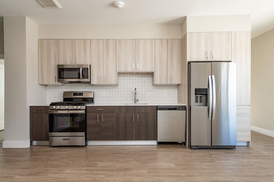 More Photos Of 340 Bremen St, Boston Apartments For Lease