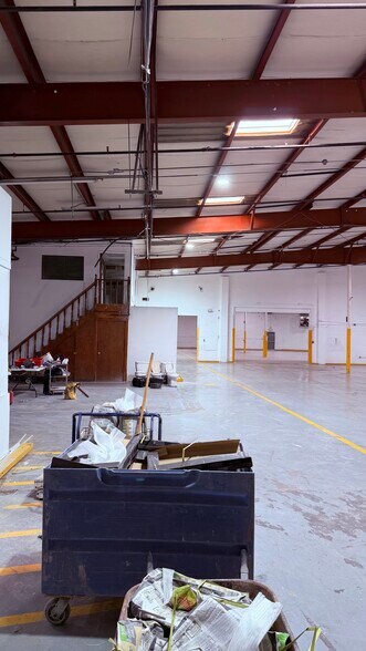 More Photos Of 3517 Frutas Ave, El Paso Manufacturing For Lease