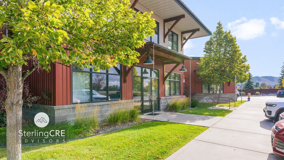 More Photos Of 4404 Expressway, Missoula Flex For Lease