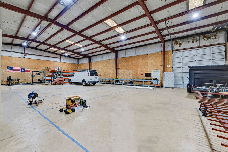 More Photos Of 1106 Witter St, Pasadena Industrial For Sale