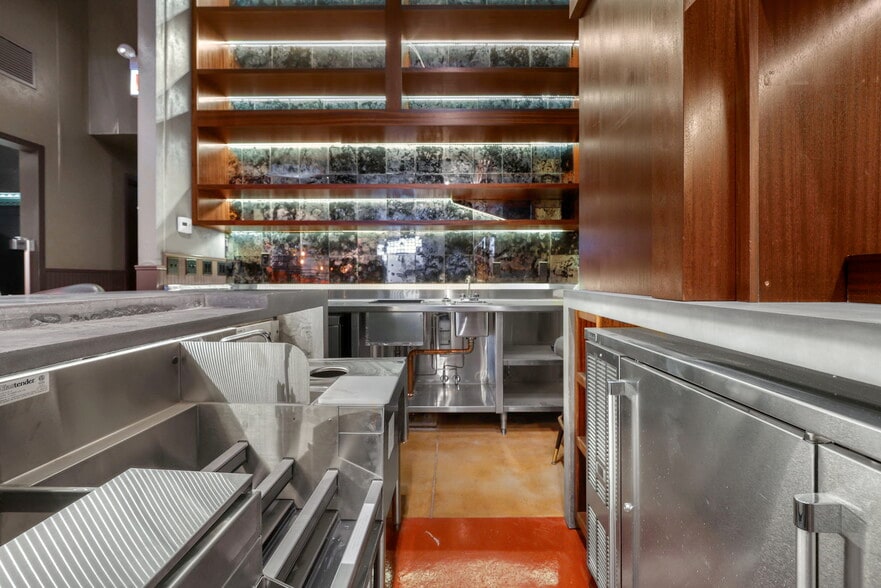 More Photos Of 819 N California Ave, Chicago Bar For Sale