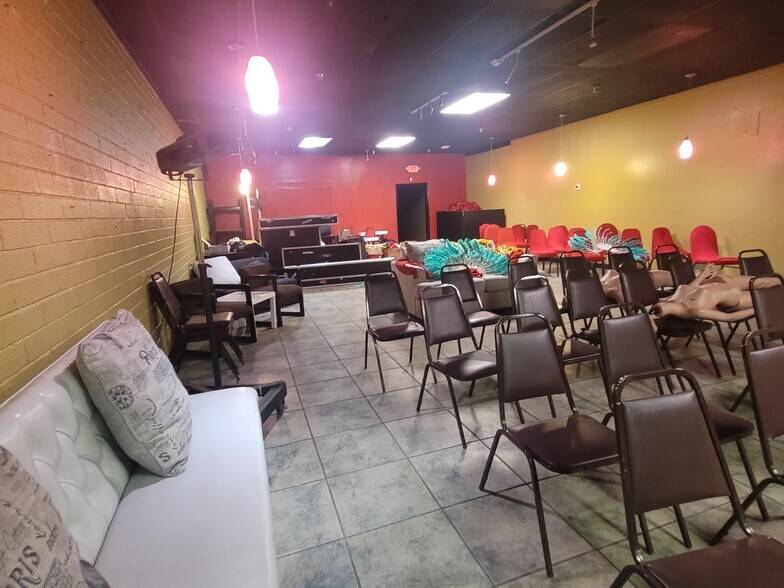 More Photos Of 953 E Sahara Ave, Las Vegas Storefront For Sale