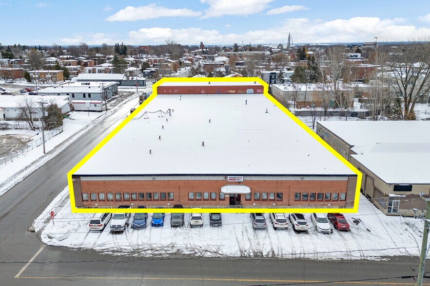More Photos Of 262 Rue Scott, Saint-Jérôme Warehouse For Sale