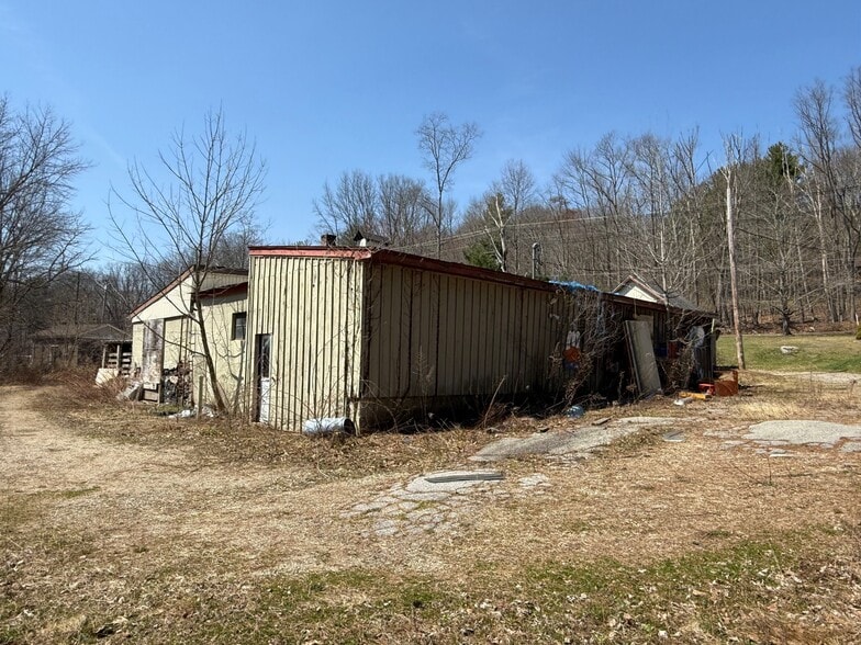 More Photos Of 137 Southbridge Rd, Charlton Warehouse For Sale