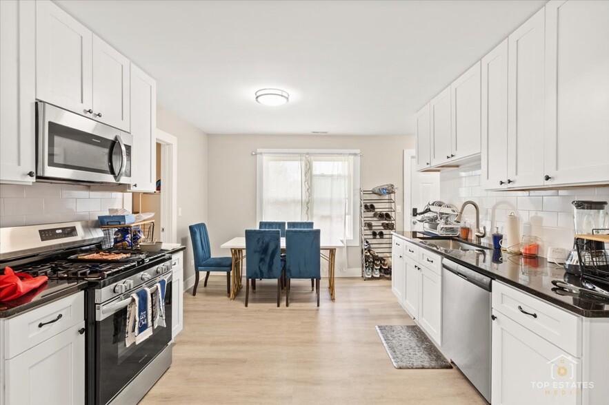 More Photos Of 1542 Victoria Ave, North Chicago Apartments For Sale