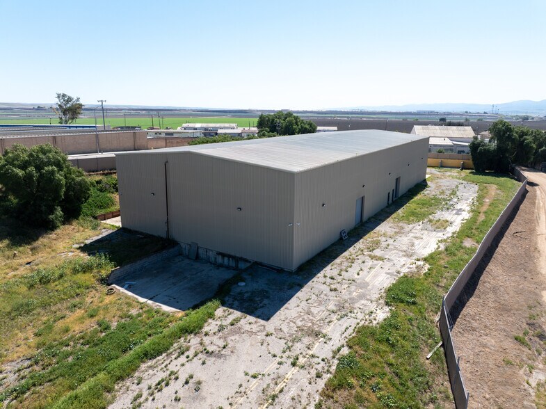 More Photos Of 151-161 Airport Rd, King City Warehouse For Lease