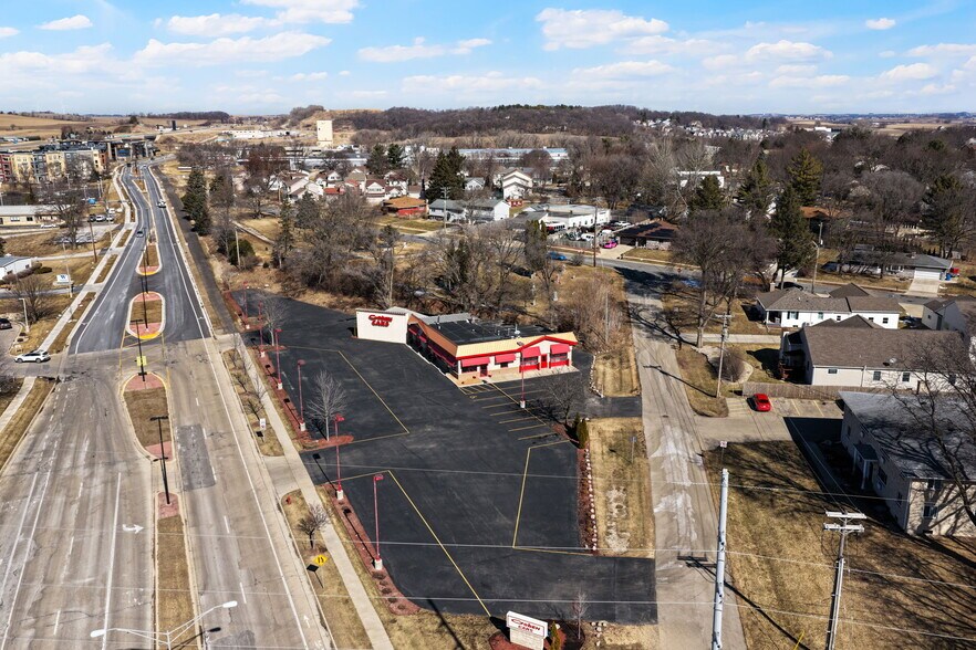 More Photos Of 3415 Parmenter St, Middleton Auto Dealership For Sale