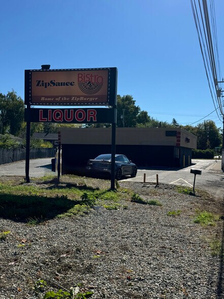 More Photos Of 4210 Sashabaw Rd, Waterford Freestanding For Sale