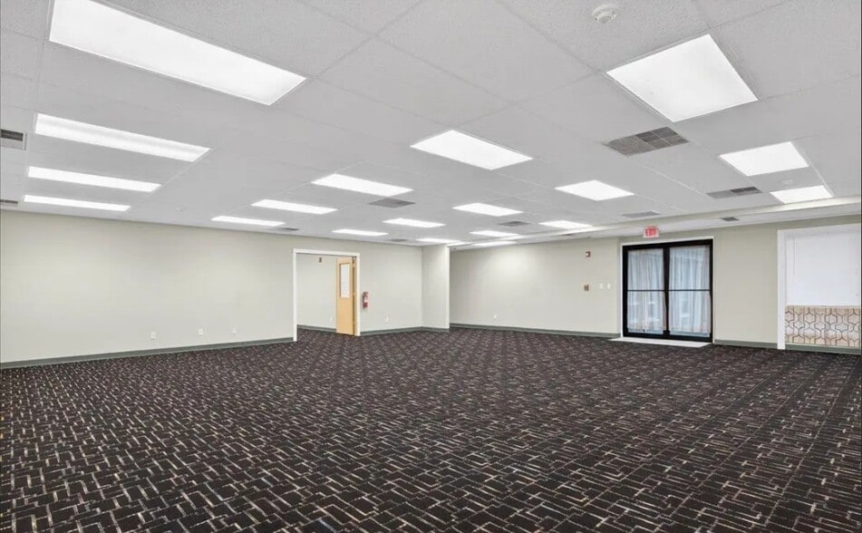 More Photos Of 3111 Normandy Dr, Springfield Office For Sale