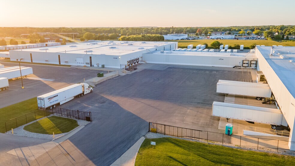 More Photos Of 1 Reynolds Dr, Beloit Distribution For Lease