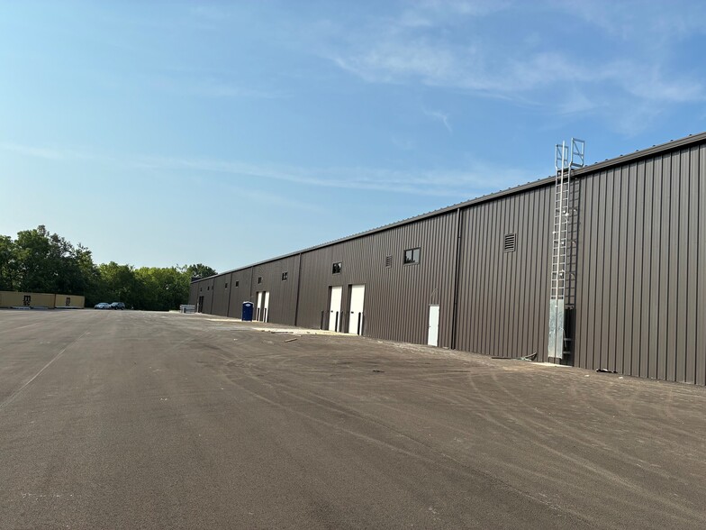 More Photos Of 4500 Britton Pky, Hilliard Light Manufacturing For Lease