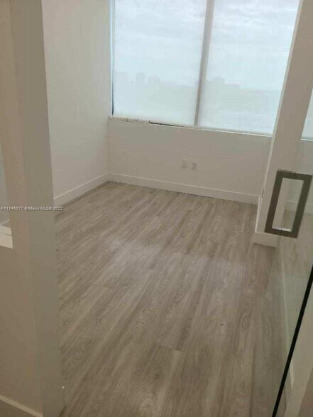 More Photos Of 19790 W Dixie Hwy, Aventura Office For Lease