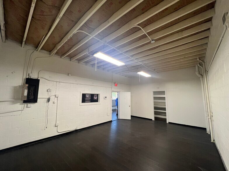 More Photos Of 6735 N Peoria Ave, Tulsa Convenience Store For Lease