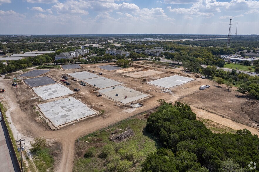 More Photos Of 720 S Bell Blvd, Cedar Park Warehouse For Lease