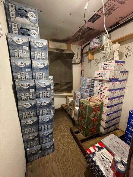 More Photos Of 203 Whinery, Binford Casino For Sale