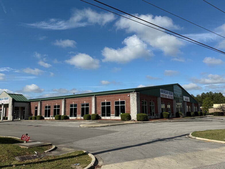 More Photos Of 3260 Morrow Rd, Birmingham Showroom For Lease