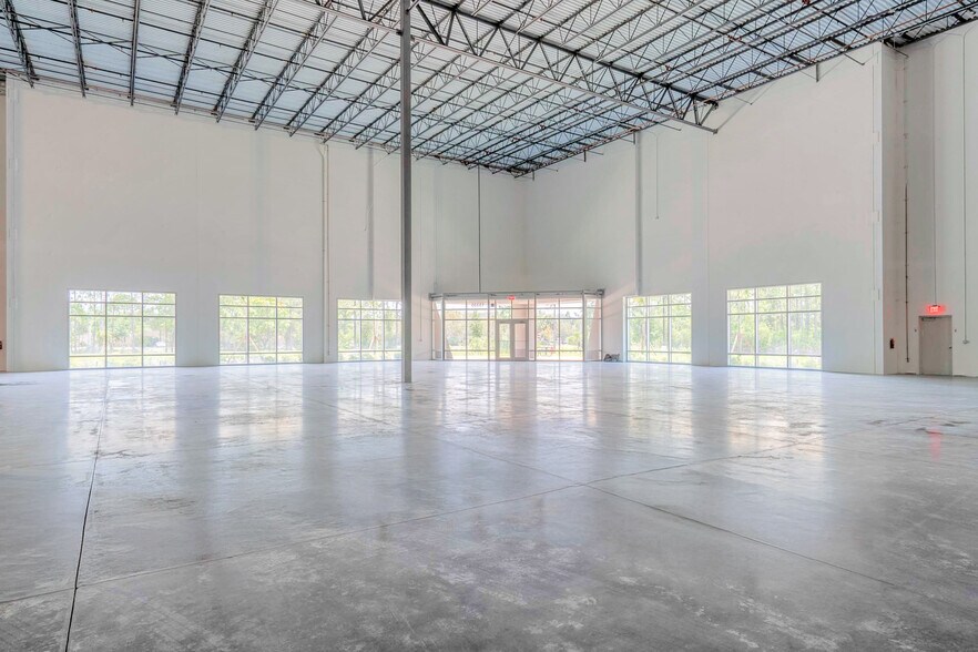 More Photos Of 15335 Park Of Commerce Blvd, Jupiter Warehouse For Lease