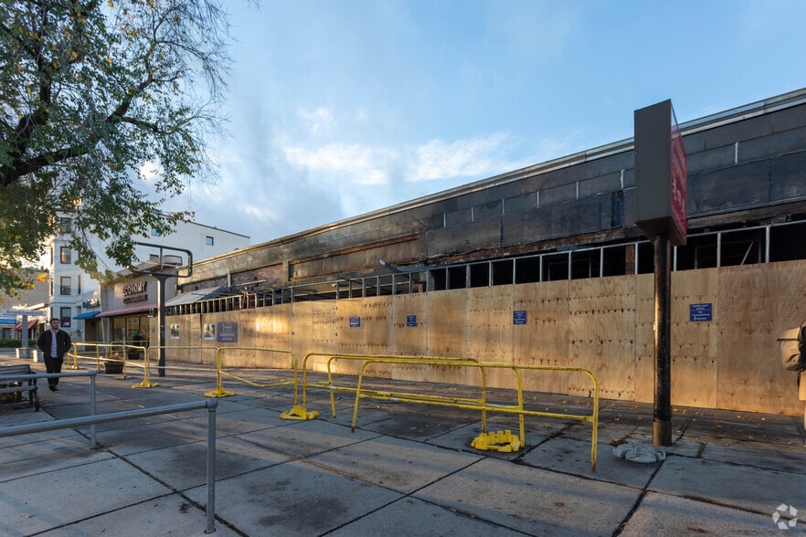 More Photos Of 1004-1016 Beacon St, Brookline Restaurant For Lease