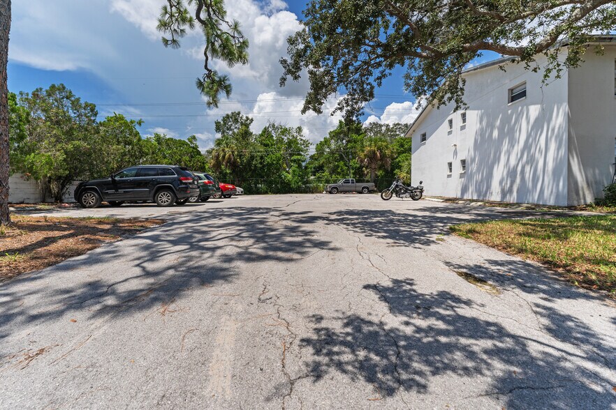 More Photos Of 5845 Fairfield Ave S, Saint Petersburg Apartments For Sale