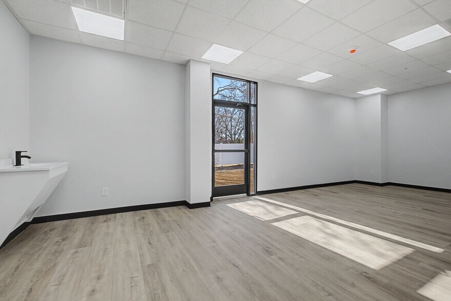 More Photos Of 207 Iris Dr, Hendersonville Daycare Center For Sale