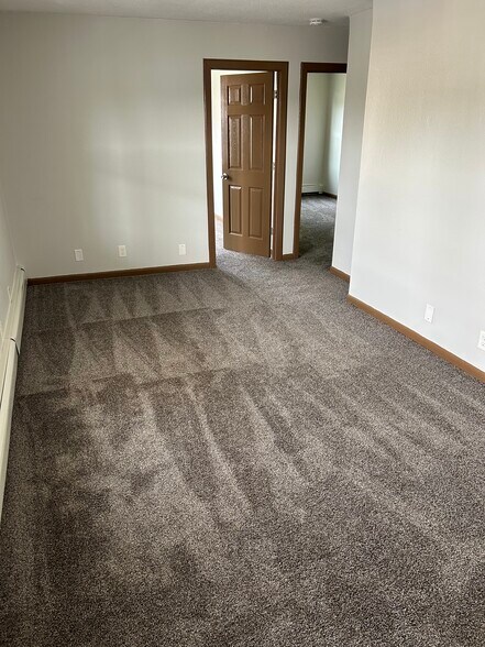 More Photos Of 2519 Clarkson Ave, Des Moines Apartments For Sale