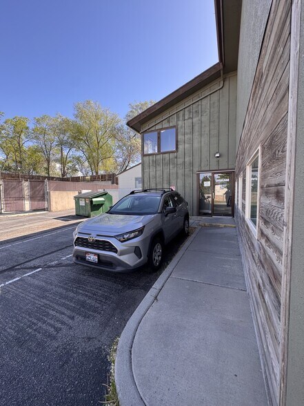 More Photos Of 9075 S Riverside Dr, Sandy Research And Development For Sale