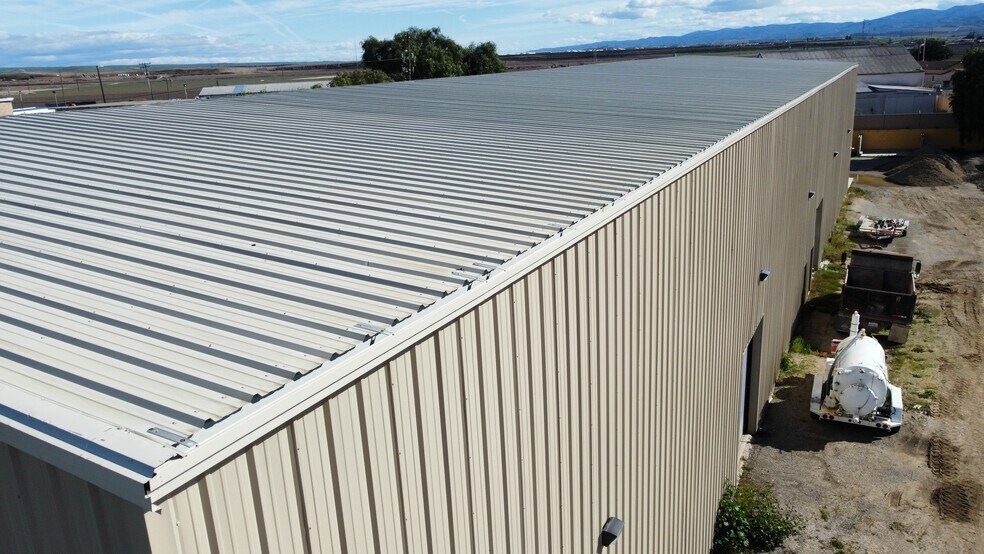 More Photos Of 151-161 Airport Rd, King City Warehouse For Sale